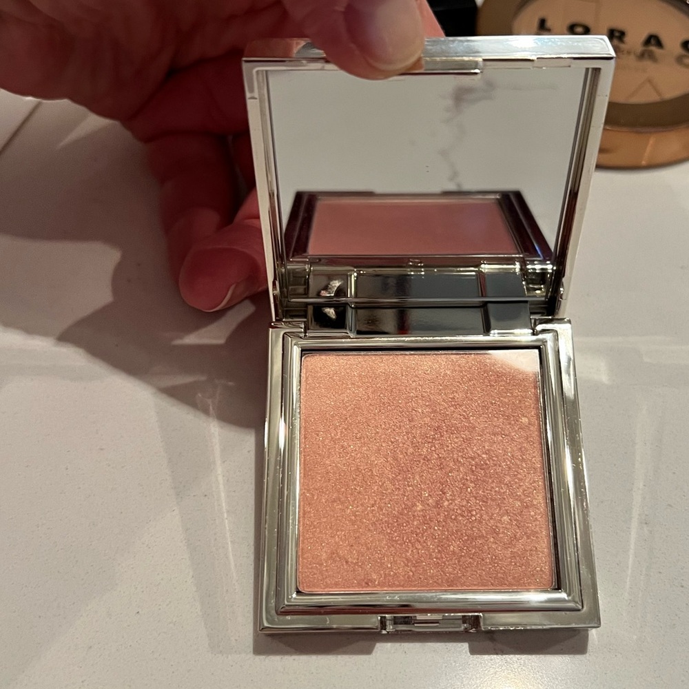 Jouer highlighter rose gold new never used